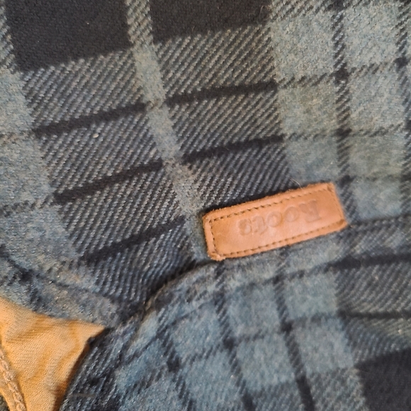 SOLD - Men's Roots plaid cotton button up - Picture 5 of 7